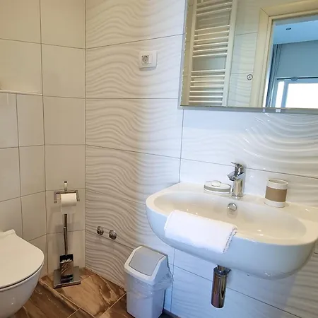 Manuela Gostinjska kuća 4*
