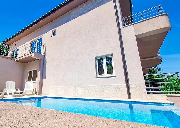 Πανσιόν Manuela